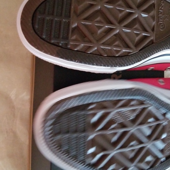 New converse SOLD - Picture 4 of 4